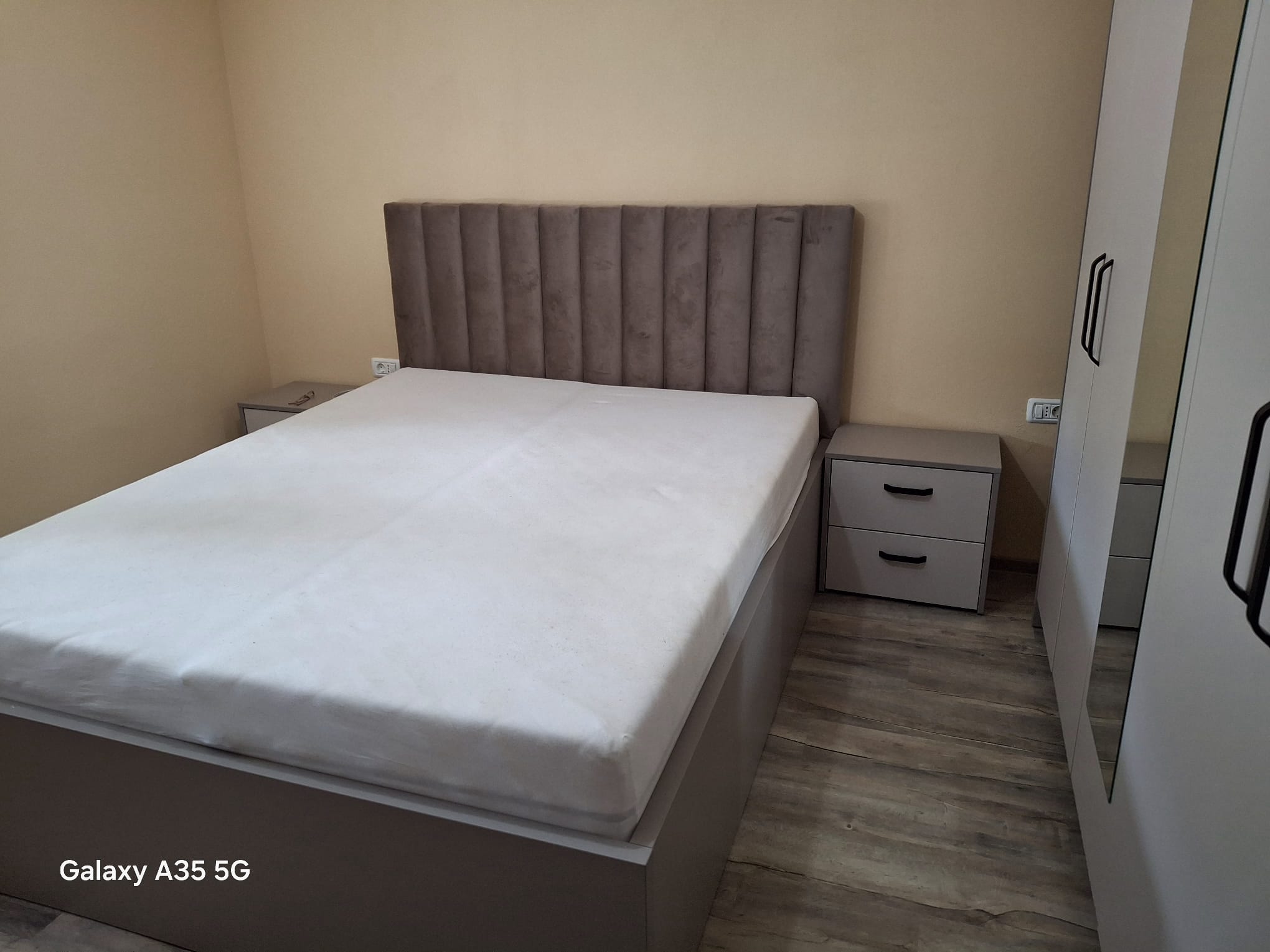 Pat Tapițat, Noptiere, Dressing